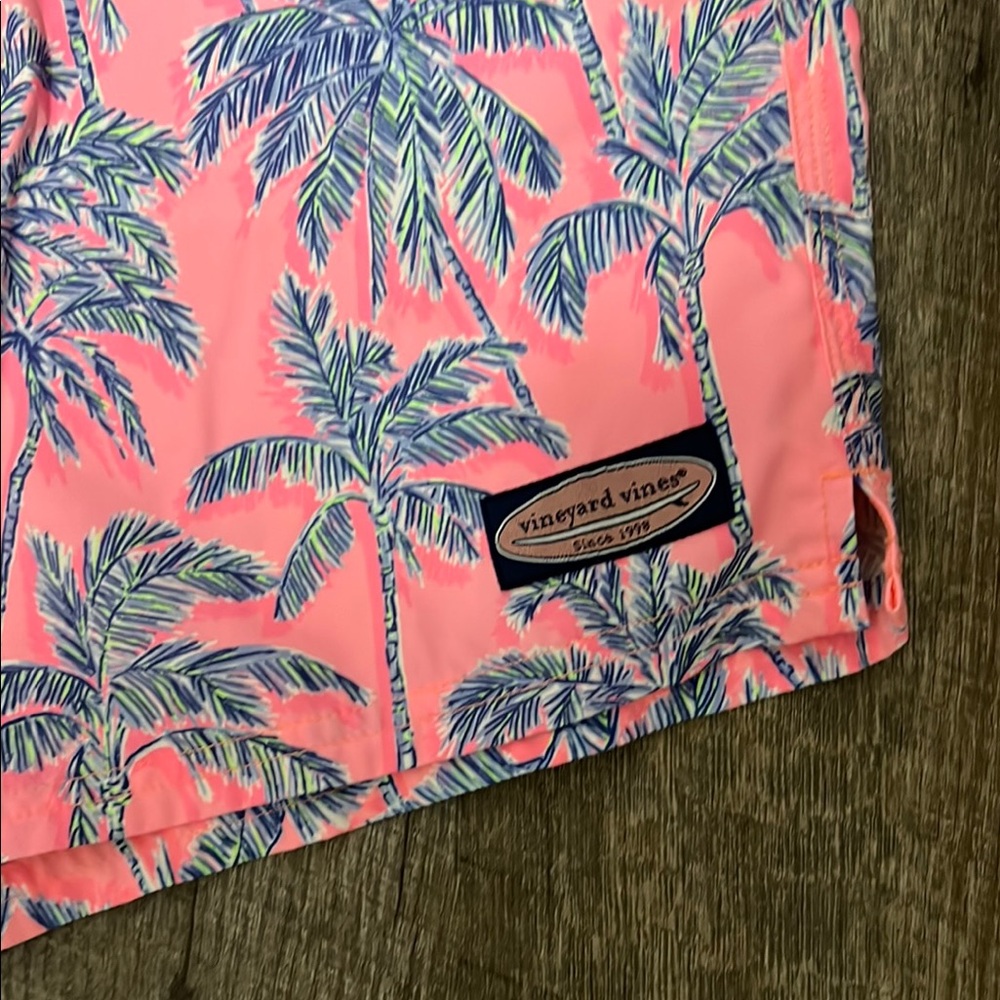 Vineyard Vines Coral Shorts with Blue Palm Print